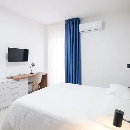 Arqo Aparthotel